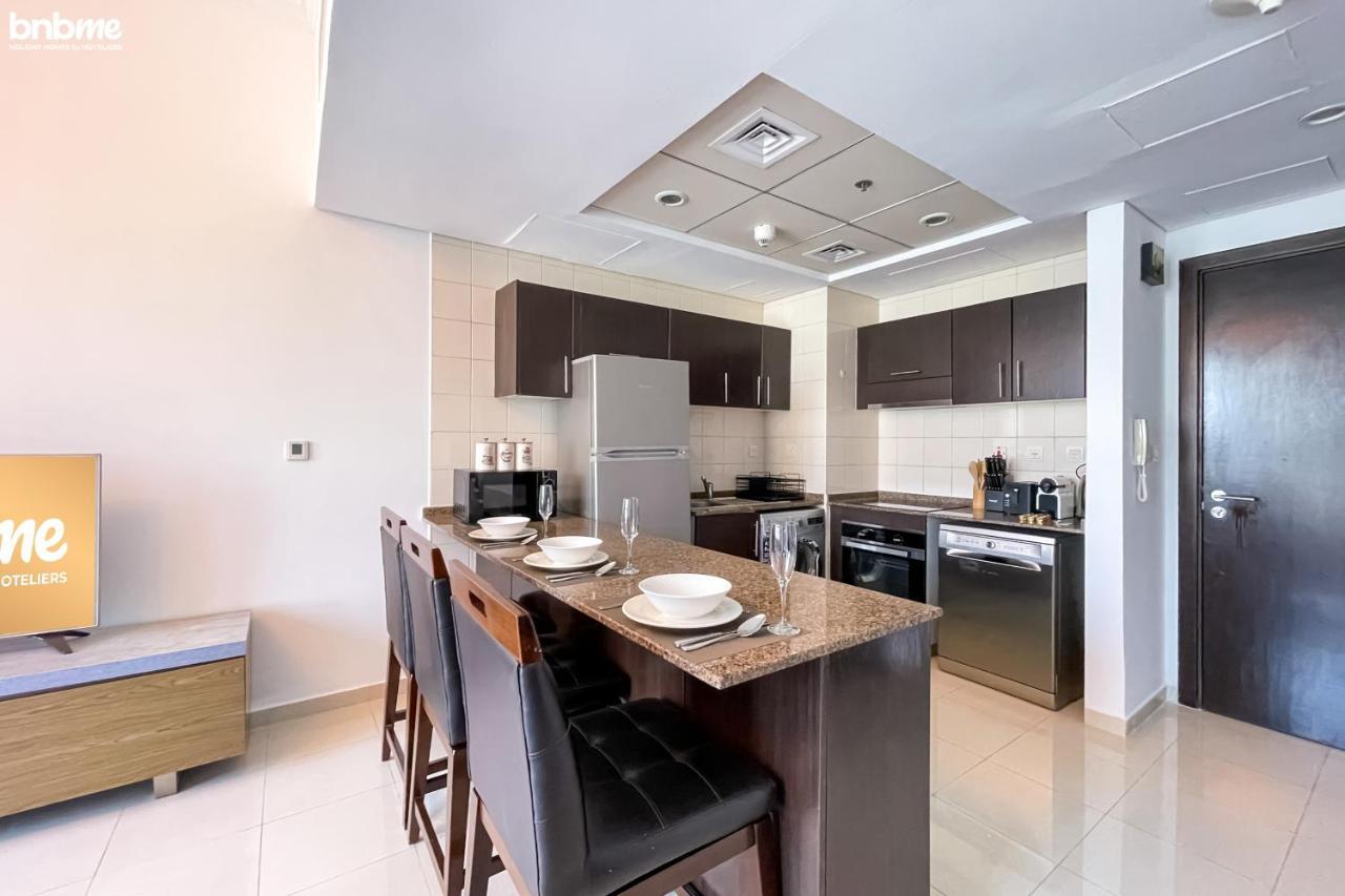Bnbme - Bay Central Apartment Dubai Bagian luar foto